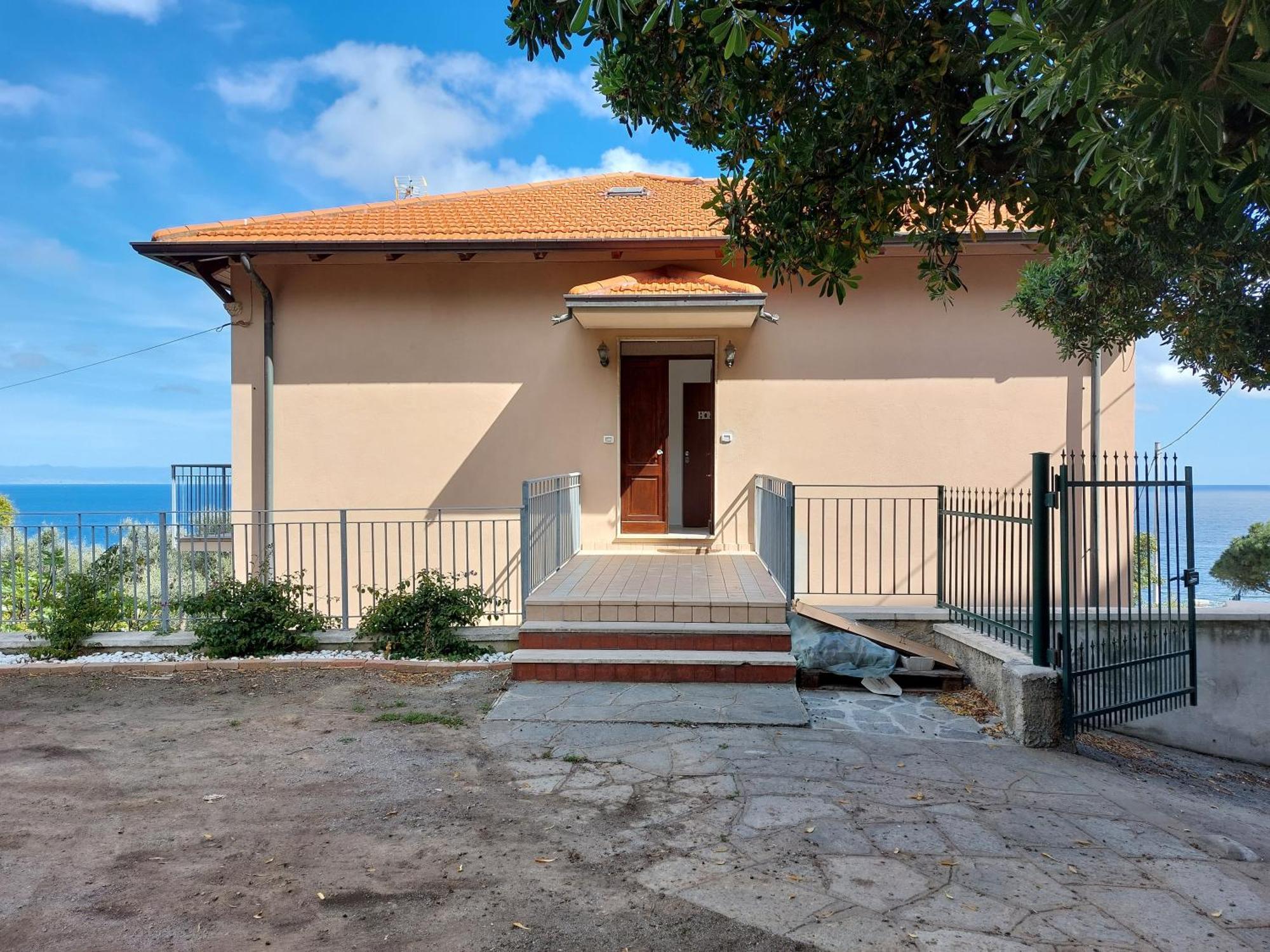 Una Finestra Sul Mare Home 1 贝尔杰吉 外观 照片